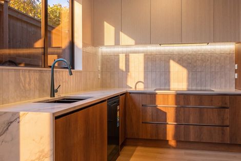 Photo of property in 12d Gordon Avenue, Milford, Auckland, 0620