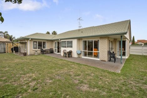 Photo of property in 65 Gravatt Road, Papamoa Beach, Papamoa, 3118