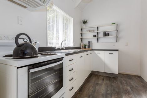 Photo of property in 2/54 Hungerford Road, Houghton Bay, Wellington, 6023