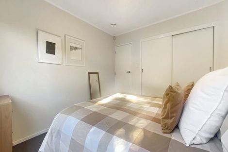 Photo of property in 2/24 Amberley Avenue, Te Atatu South, Auckland, 0610