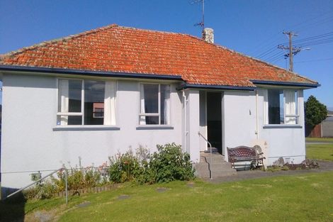 Photo of property in 16 Carey Street, Waitara, 4320