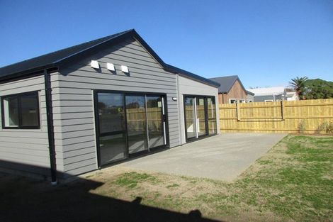 Photo of property in 30 Koru Loop, Paraparaumu, 5032