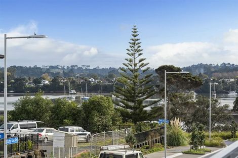 Photo of property in 4/35 Marine Parade, Hobsonville, Auckland, 0616