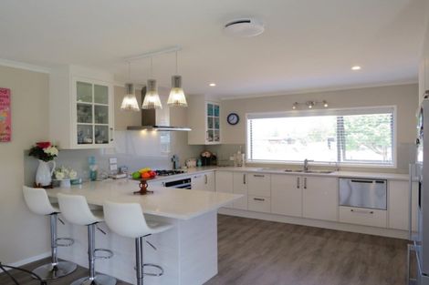 Photo of property in 44 Victoria Street, Coromandel, 3506