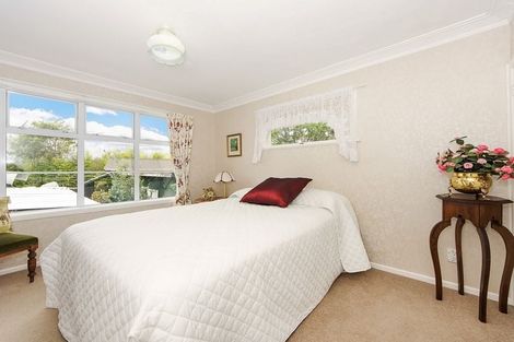 Photo of property in 9 Roberts Road, Te Atatu South, Auckland, 0610
