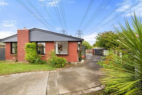 Photo of property in 16 Ilfracombe Place, Burnside, Christchurch, 8053