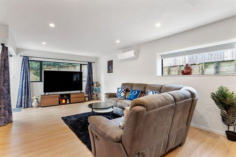 Photo of property in 86a Kelman Road, Kelston, Auckland, 0602