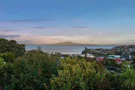 Photo of property in 2/24 Carlisle Road, Browns Bay, Auckland, 0630