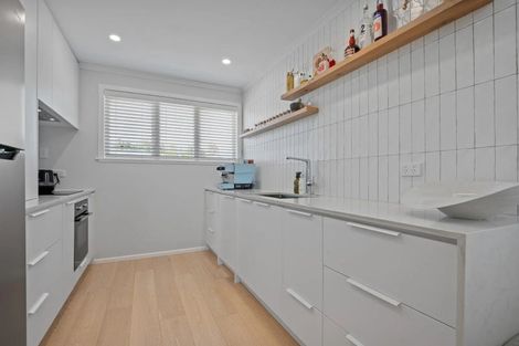 Photo of property in 5 Wallace Road, Mangere Bridge, Auckland, 2022