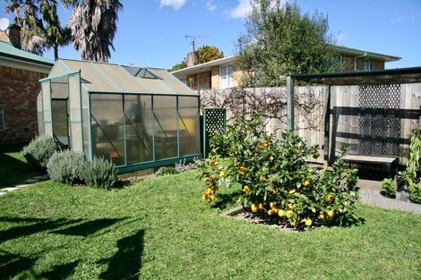 Photo of property in 70 Great South Road, Huntly, 3700