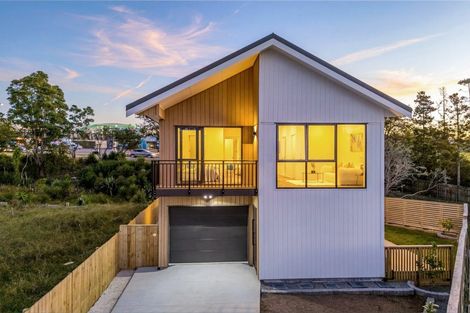 Photo of property in 26 Curtiss Circle, Hobsonville, 0618