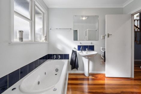 Photo of property in 9 Athlone Place, Hokowhitu, Palmerston North, 4410