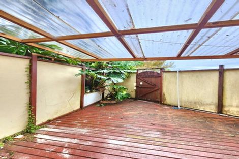 Photo of property in 1/63 Girrahween Drive, Totara Vale, Auckland, 0629