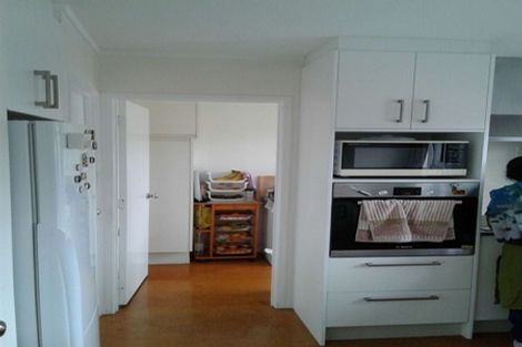 Photo of property in 2/62 Sunderlands Road, Half Moon Bay, Auckland, 2012