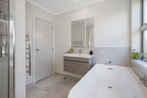 Photo of property in 13 Eastbank Drive, Katikati, 3129