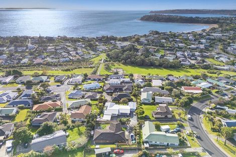 Photo of property in 9 Jean Place, Stanmore Bay, Whangaparaoa, 0932