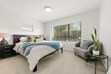 Photo of property in 2/3 Diosma Place, Botany Downs, Auckland, 2010