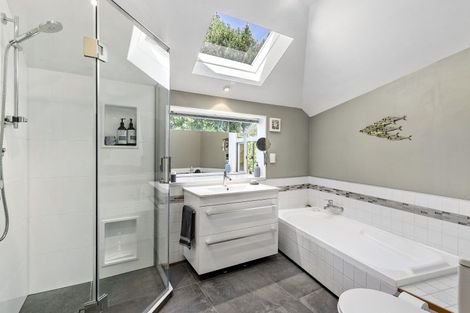 Photo of property in 41 Rona Street, Eastbourne, Lower Hutt, 5013