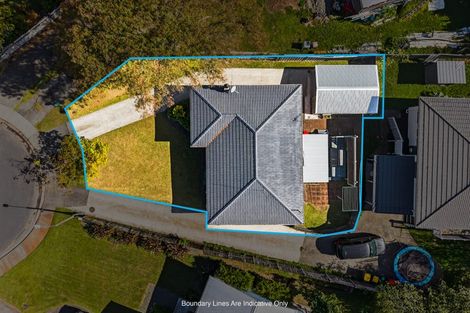 Photo of property in 12 Firle Place, Green Bay, Auckland, 0604