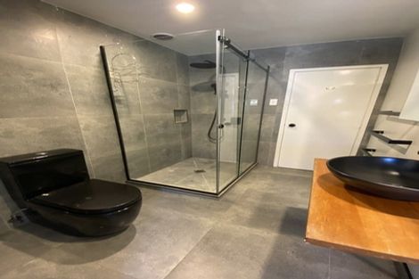 Photo of property in 25 Holland Avenue, Point England, Auckland, 1072