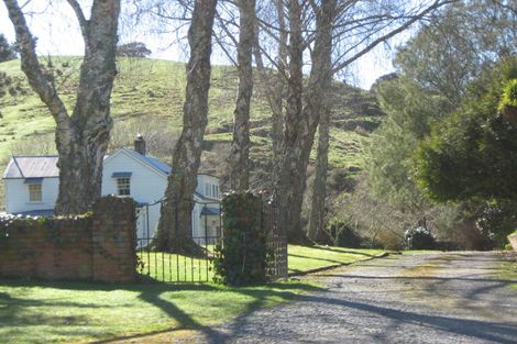 Photo of property in 48 Ongo Road, Hunterville, 4730