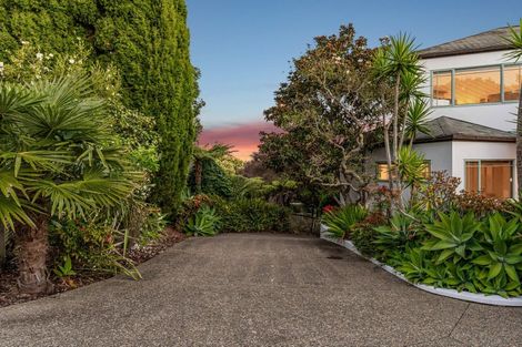 Photo of property in 2/24 Carlisle Road, Browns Bay, Auckland, 0630