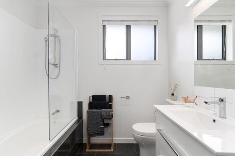 Photo of property in Waterview Estate, 6/4 Greystone Place, Omokoroa, 3114