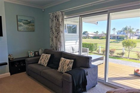 Photo of property in 2 Cayman Court, One Tree Point, 0118