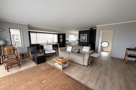 Photo of property in 22a Marine Parade South, Foxton Beach, Foxton, 4815