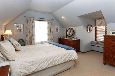 Photo of property in 43 Camberwell Place, Avonhead, Christchurch, 8042