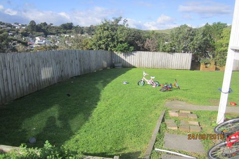 Photo of property in 17 Beauzami Crescent, Ascot Park, Porirua, 5024