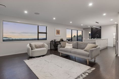 Photo of property in 94 Kotare Street, Waikanae, 5036