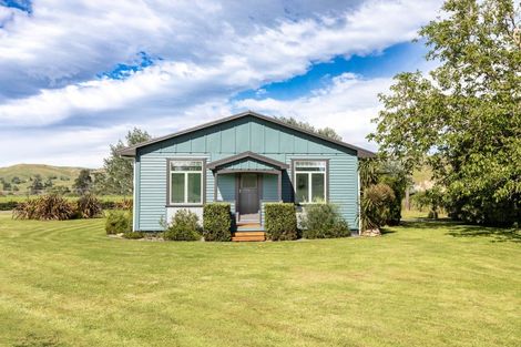 Photo of property in 978 Pourerere Road, Omakere, Waipawa, 4271