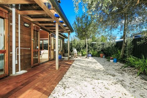 Photo of property in 2/76 Norwood Road, Bayswater, Auckland, 0622