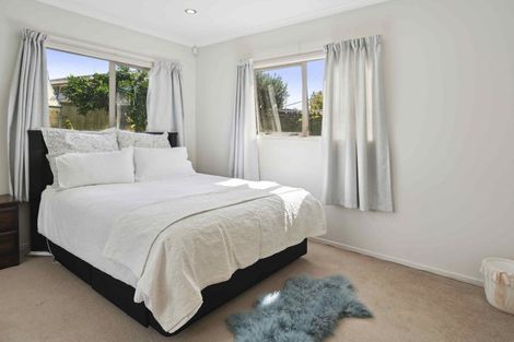 Photo of property in 36 Glenmore Road, Sunnyhills, Auckland, 2010