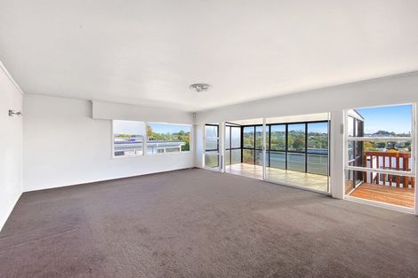 Photo of property in 20 Galaxy Drive, Mairangi Bay, Auckland, 0630