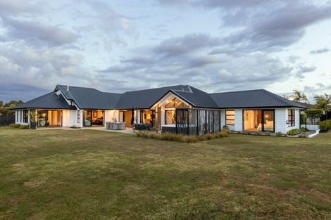 Photo of property in 18 Parlane Drive, Huapai, Kumeu, 0810