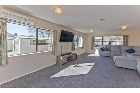 Photo of property in 166a Breezes Road, Aranui, Christchurch, 8061