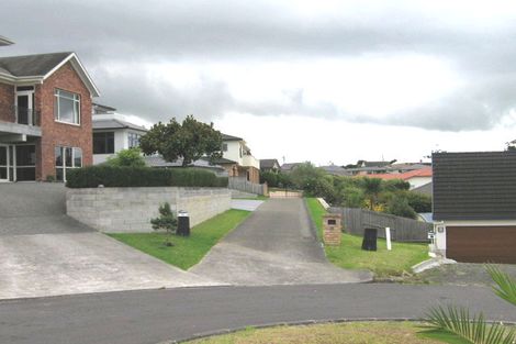 Photo of property in 26 Bonnard Place, West Harbour, Auckland, 0618