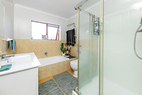 Photo of property in 62 Robert Ross Place, Clendon Park, Auckland, 2103