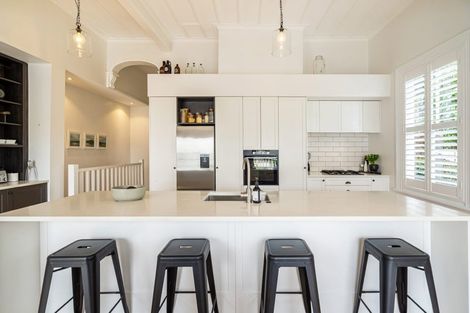 Photo of property in 6 Shoal Bay Road, Devonport, Auckland, 0624