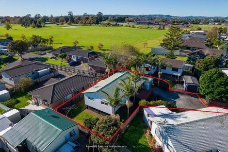Photo of property in 2/8 Anglers Way, Wattle Downs, Auckland, 2102