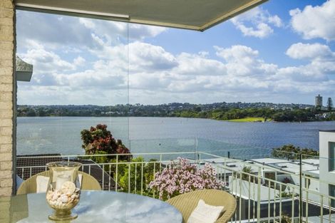 Photo of property in 2b/6 The Promenade, Takapuna, Auckland, 0622