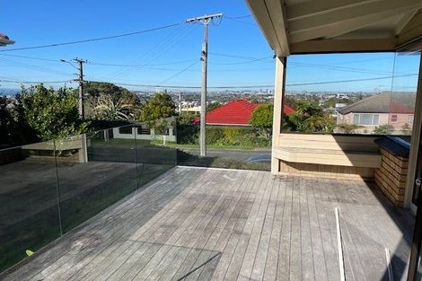 Photo of property in 1/1 Richards Avenue, Forrest Hill, Auckland, 0620