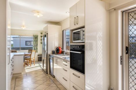 Photo of property in 32 Grace Crescent, Richmond Heights, Taupo, 3330