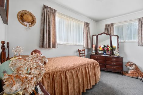 Photo of property in 10 Kaumatua Place, Te Atatu Peninsula, Auckland, 0610