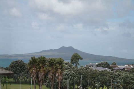 Photo of property in 2/17 Commodore Parry Road, Castor Bay, Auckland, 0620