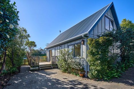 Photo of property in 13a Dale Road, Raumati South, Paraparaumu, 5032