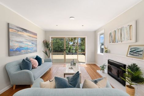 Photo of property in 13 Stokes Avenue, Te Atatu Peninsula, Auckland, 0610