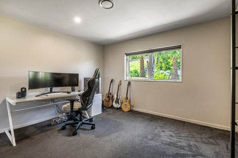 Photo of property in 29 Schopolo Place, Schnapper Rock, Auckland, 0632